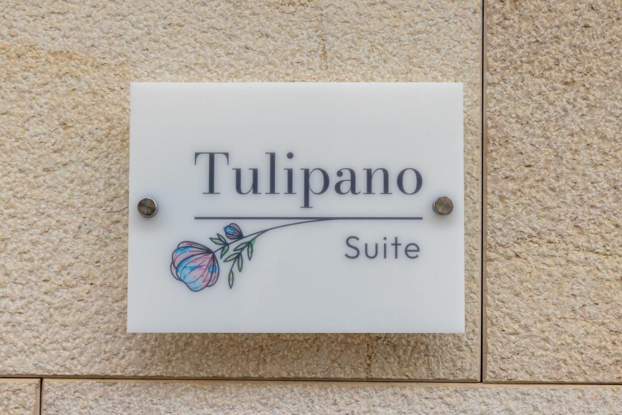 Lovely Rooms - Guest House Suites Triggiano Bagian luar foto