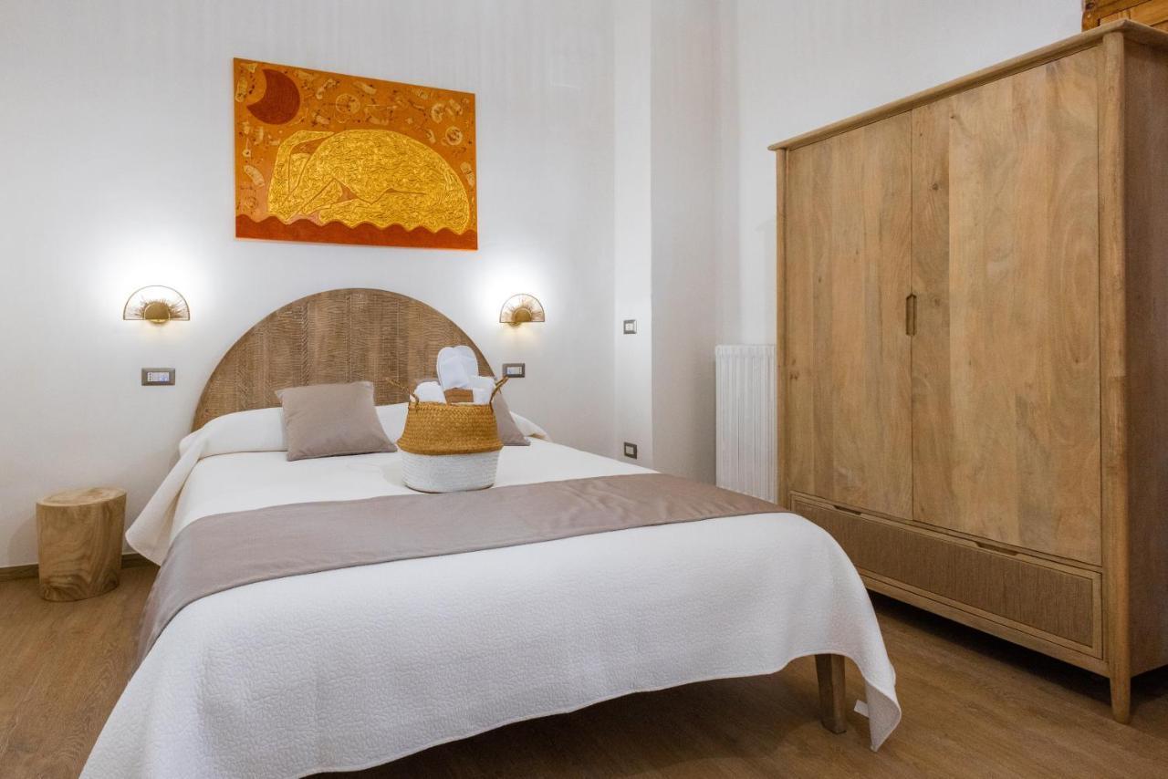 Lovely Rooms - Guest House Suites Triggiano Bagian luar foto