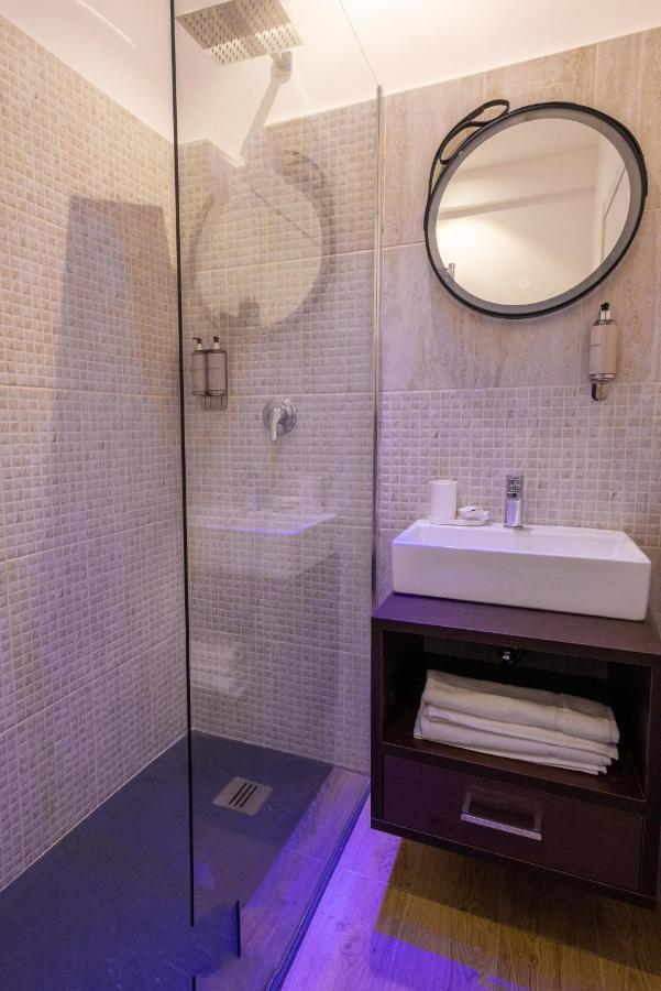 Lovely Rooms - Guest House Suites Triggiano Bagian luar foto