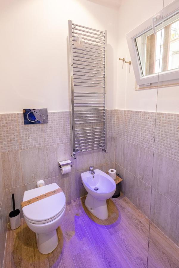 Lovely Rooms - Guest House Suites Triggiano Bagian luar foto