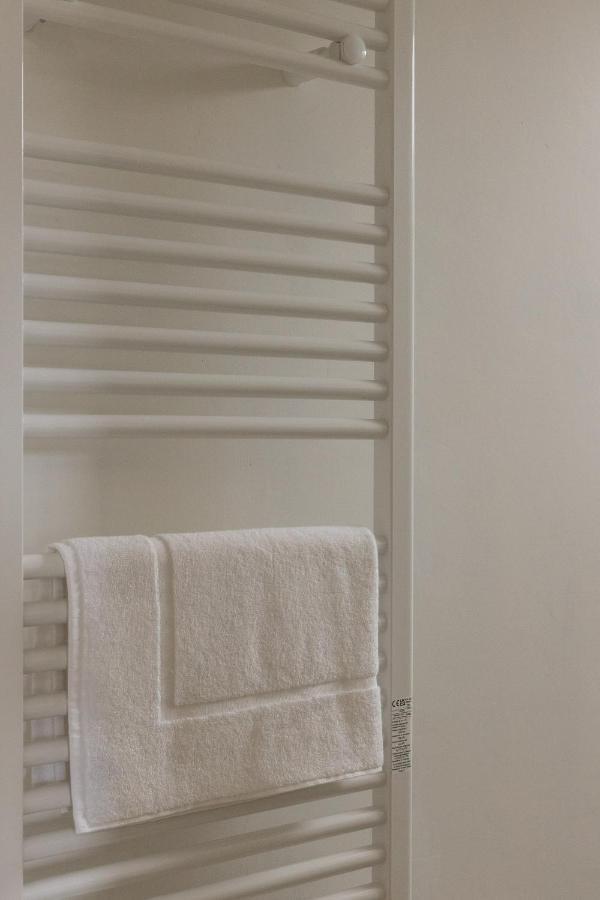 Lovely Rooms - Guest House Suites Triggiano Bagian luar foto